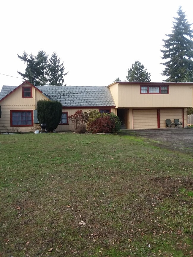 Building Photo - 820 Filbert Ave Unit 02
