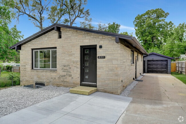 Building Photo - 831 N 40th St Rental