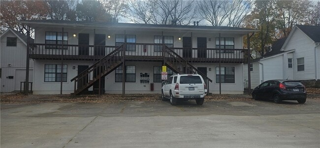 Building Photo - 632 Whitham Ave Unit 2