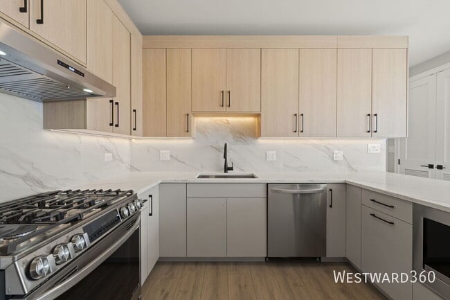 Photo - 2354 W Polk St Unit #205