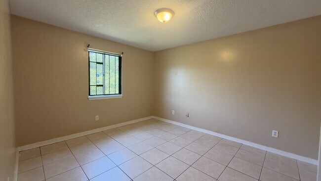 Photo - 4253 Moncrief Rd W Unit 2