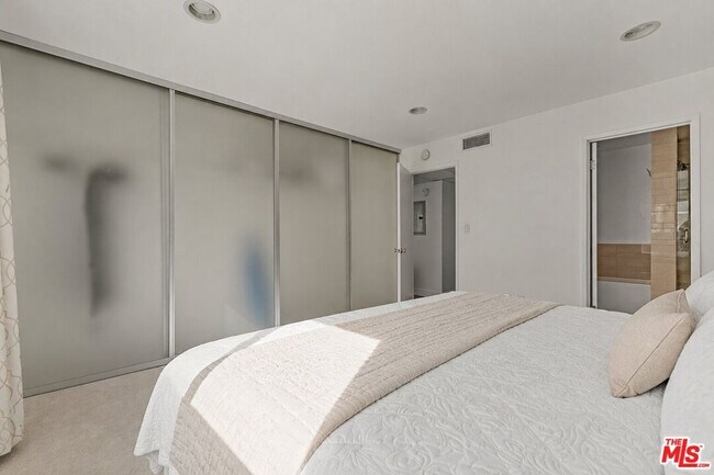843 4th St Unit 106