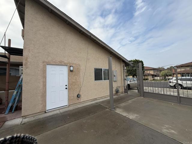 Building Photo - 1535 Monterey Pine Dr Unit studio