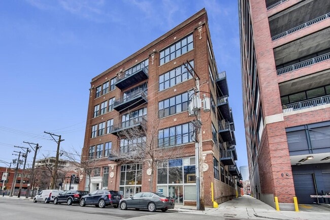 Photo - 215 N Aberdeen St