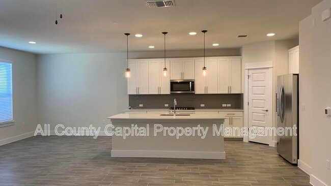 Photo - 13907 Osmarea Dr