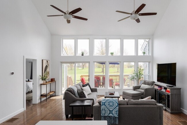 Photo - **Furnished Winter Rental** 3 Bed, 2 Bath ...