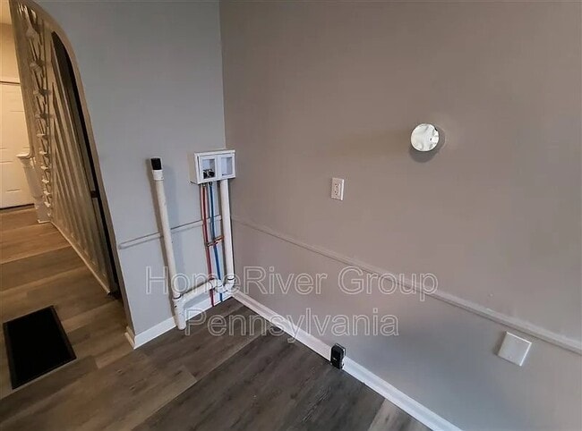 Photo - 935 Manton Wy