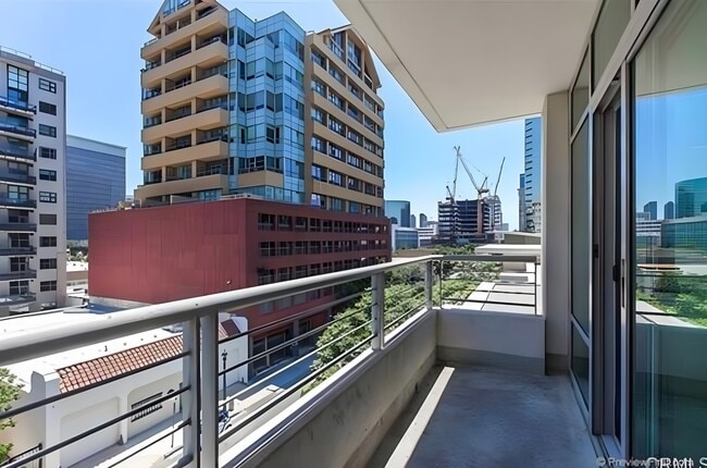 Photo - 425 W Beech St