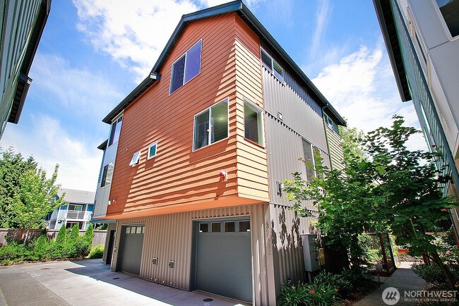 Building Photo - 480 N 130th St Rental