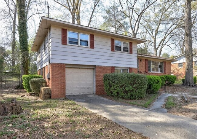 Building Photo - 4455 Fairfax Dr