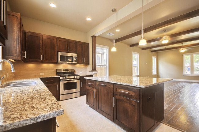 Building Photo - UT PRE-LEASE: 2011 Constructed Custom West...