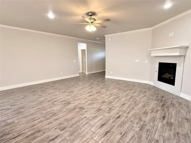 Photo - 1421 Hickory Trl