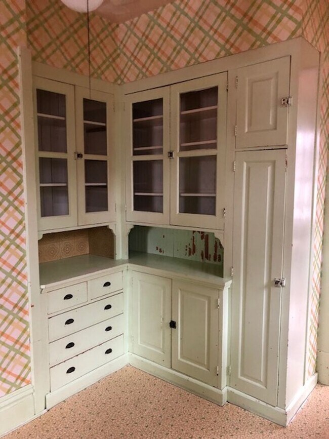 Photo - 6 Bedroom June 2024 Near Macalester! Unit 2