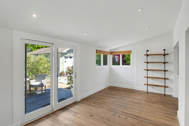 Photo - 6609 Leland Way