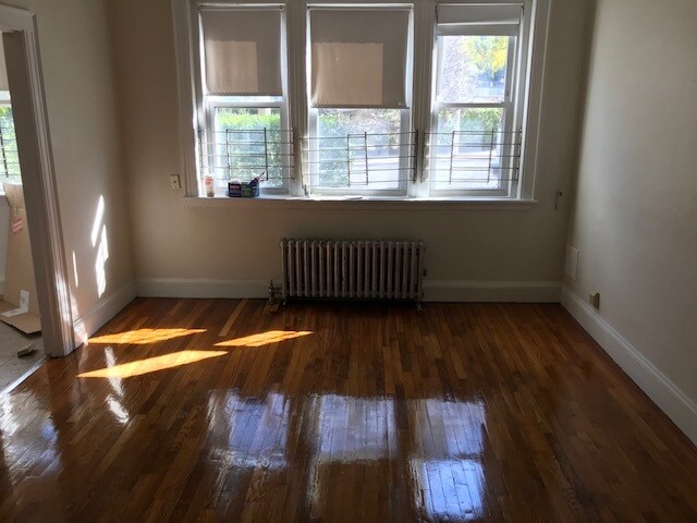 Photo - 2035 Commonwealth Ave