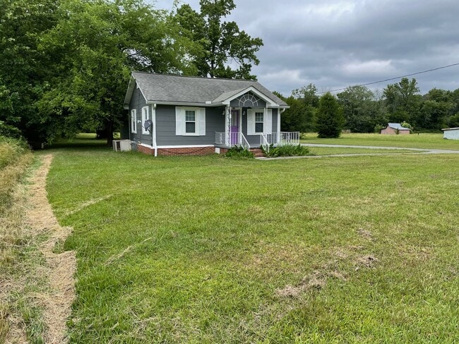 Photo - Cozy 2/1 House in Shannon $1,195