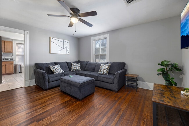 Photo - 546 Marshall Ave SW Unit 2