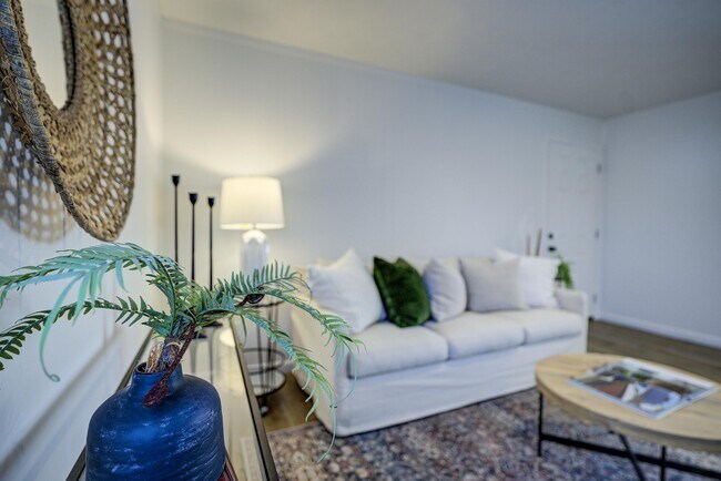 Photo - Carolina Drive - Greenville - 822