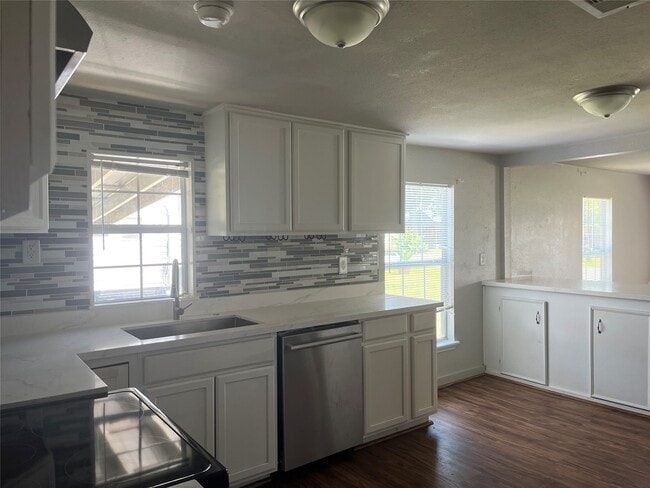 Photo - 206 S Market St