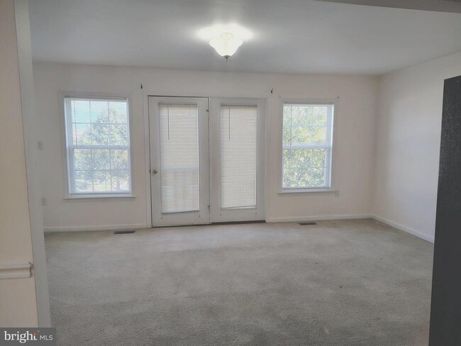 Photo - 82 Eldon Dr