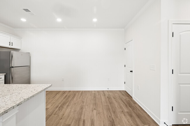 2BR, 2BA - 1,052SF - Dining Area - Grove Park South