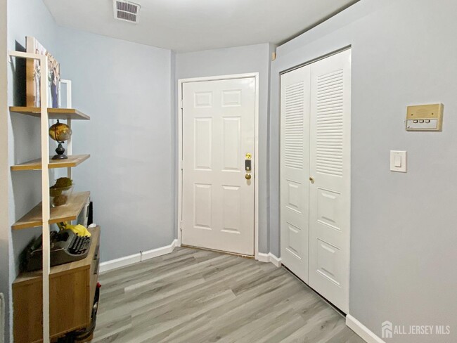 Photo - 5062 Beech Ct