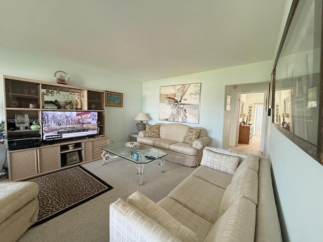 Building Photo - 90 Easthampton D Unit 90