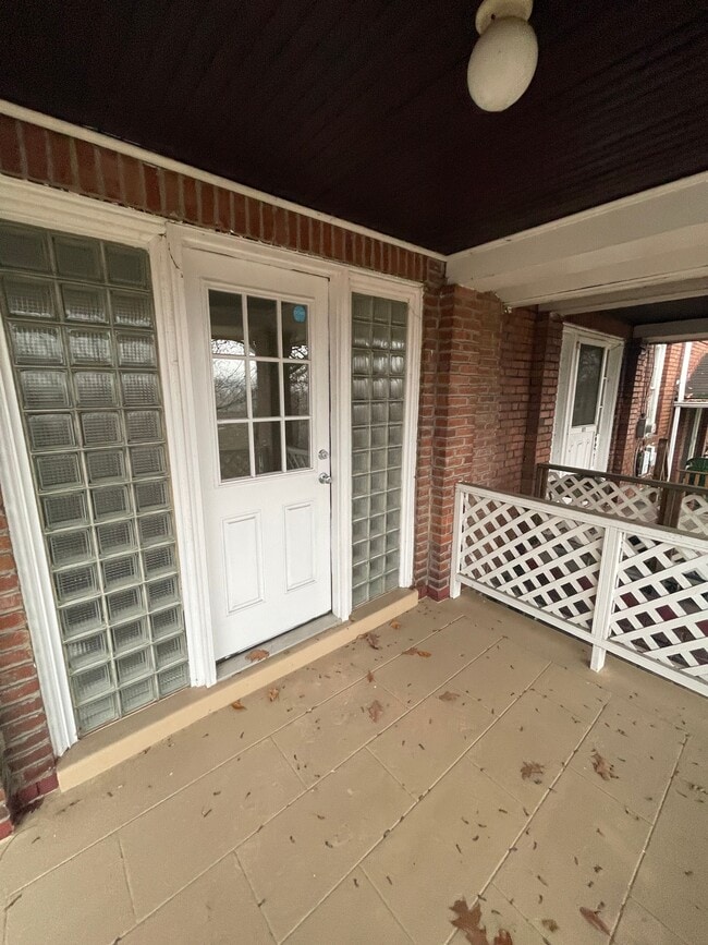 Photo - 825 N 6th St