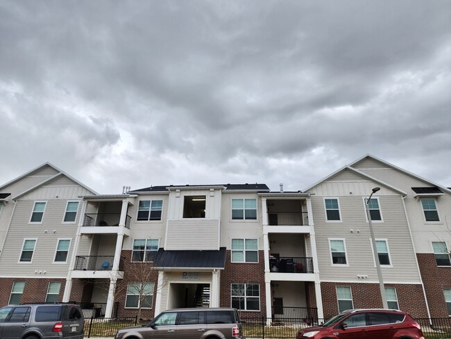 Building Photo - 3984 W 1850 N Unit 302