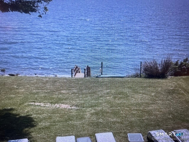 3 Crescent Bluff Ave