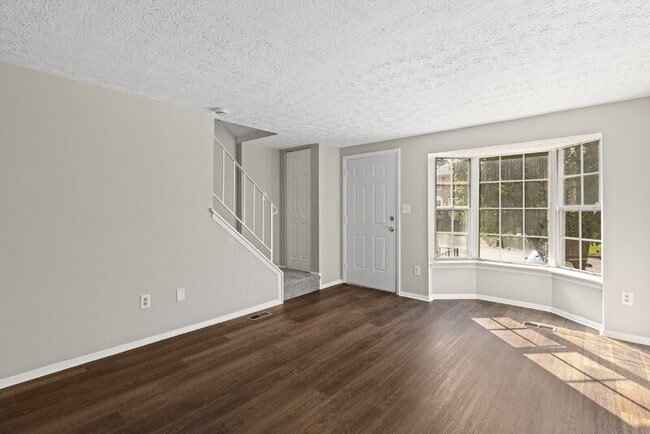 Photo - 916 Pentwood Ct