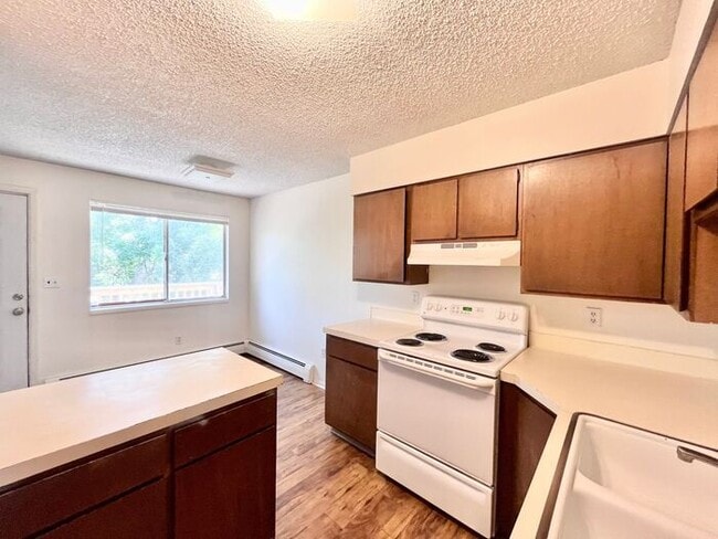 Photo - 2 Bed, 1 Bath Apartment!!