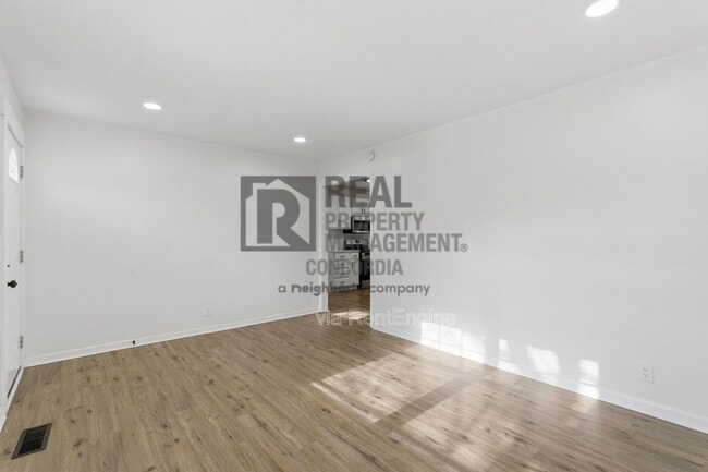 Photo - 1527 Cherry Tree Dr