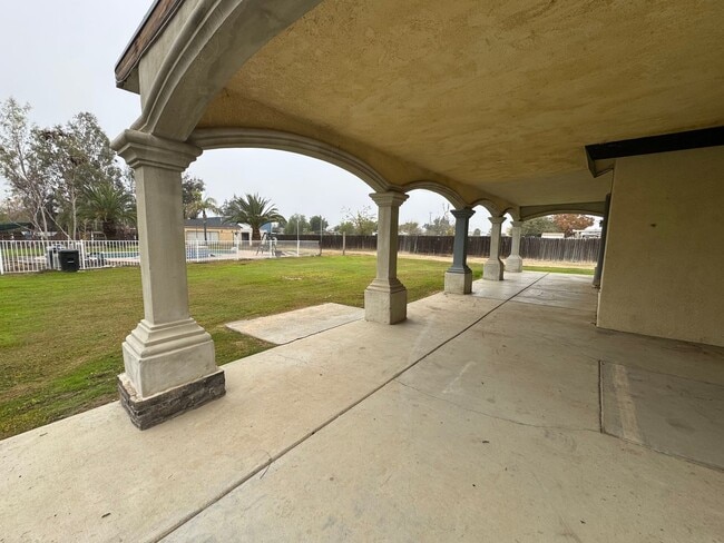 Photo - Spacious home with a pool!