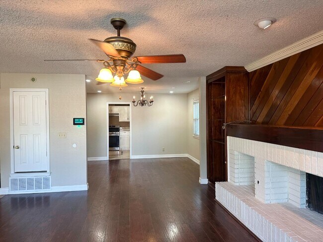 Photo - 3305 Dentcrest Dr