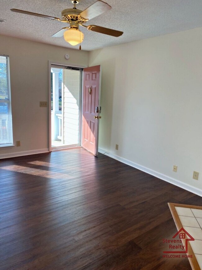 Photo - 106 Vinewood Rd