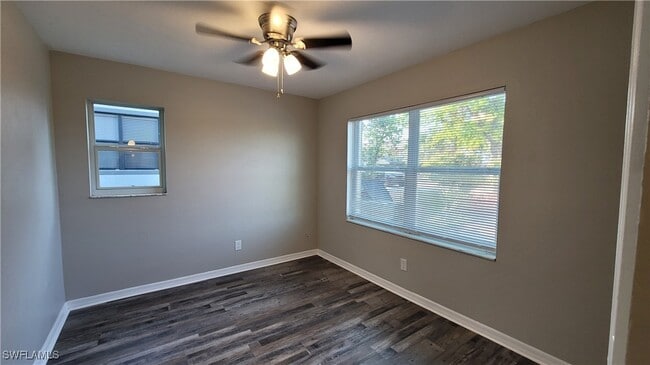 Building Photo - 425 SW 47th Terrace Unit 8