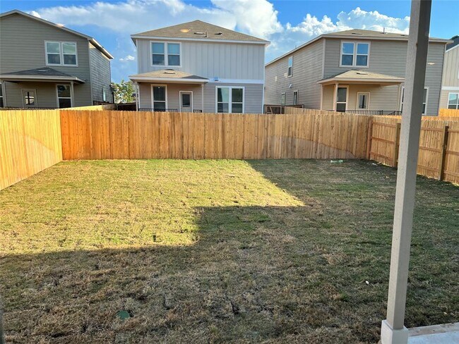 Photo - 404 Stone Water Ln