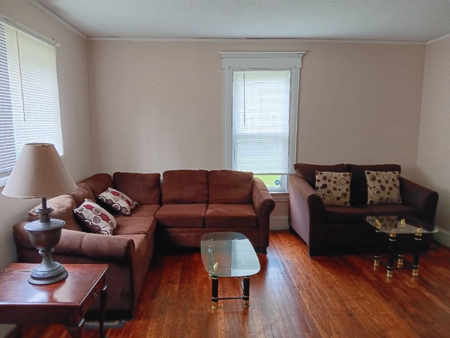 Building Photo - 18 Harrington Ave Rental