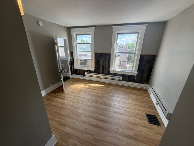 231 W McMillan St Unit 4