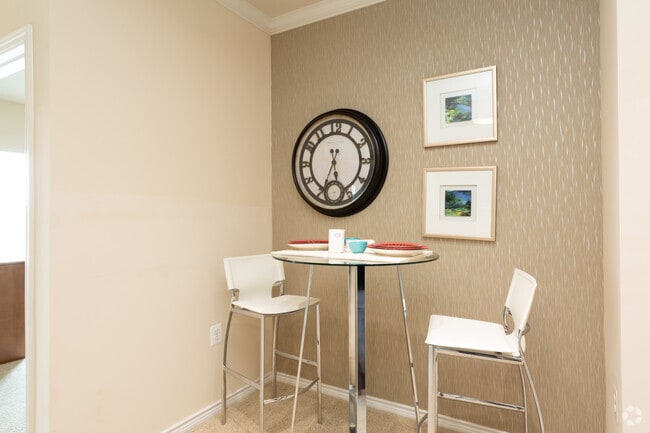 1BR, 1BA - 746 SF - Atwell 1