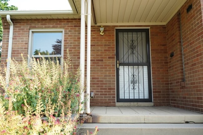 Photo - 2683 Glenmare St