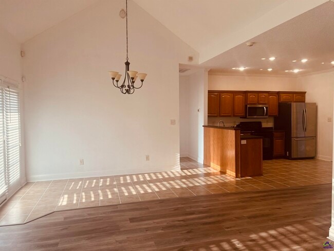Photo - 604 Stirling Bridge Dr