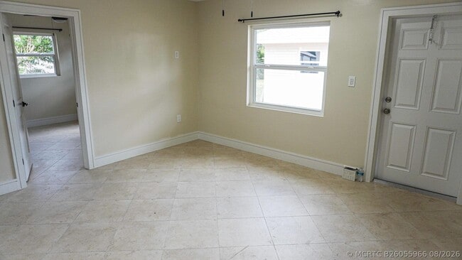 Photo - 1502 AVENUE I B Ave