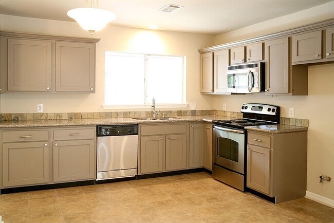 Photo - 9 Wolfhound Ln