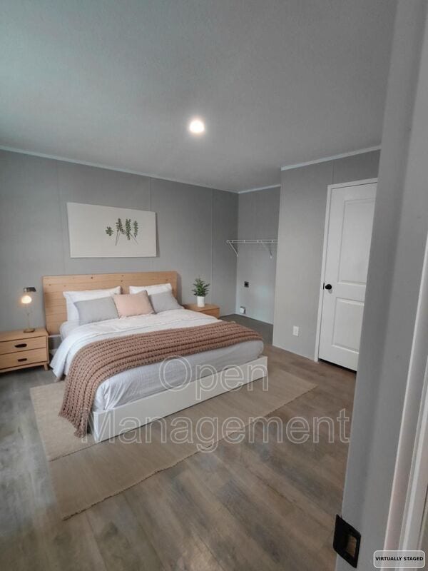 Photo - 301 Mantle Ave