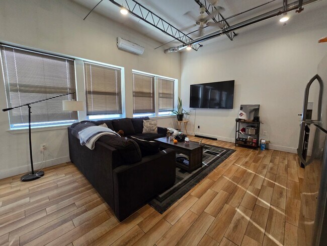 Photo - Large 1 bedroom newly renovated apartment Unit 225