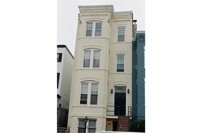 Building Photo - 415 4th Street SE Rental