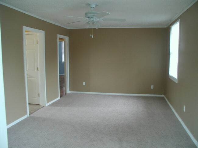 Photo - 5831 General Haig St
