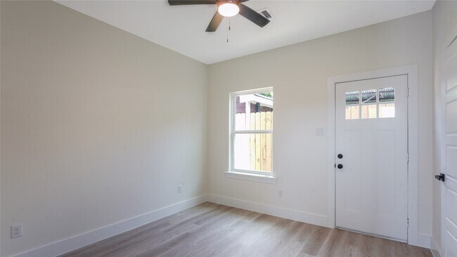 Photo - 1315 Knight St